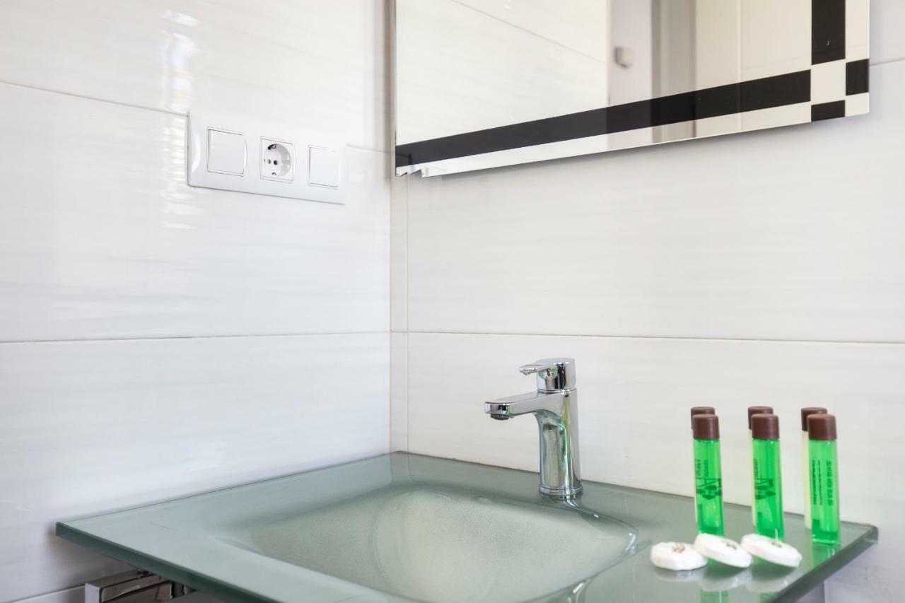 Apartamento Atico Real Suites กรานาดา ภายนอก รูปภาพ